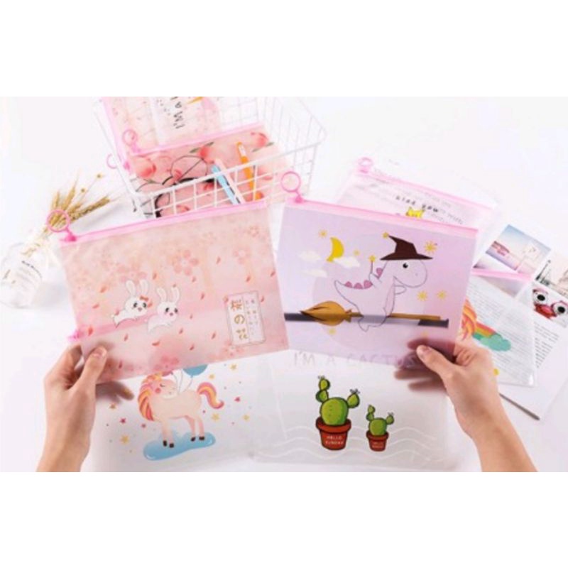 

*RadenaAbadi* Tempat pensil / Tas pouch kosmetik transparan motif karakter