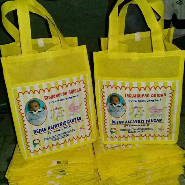

Tas souvenir aqiqah