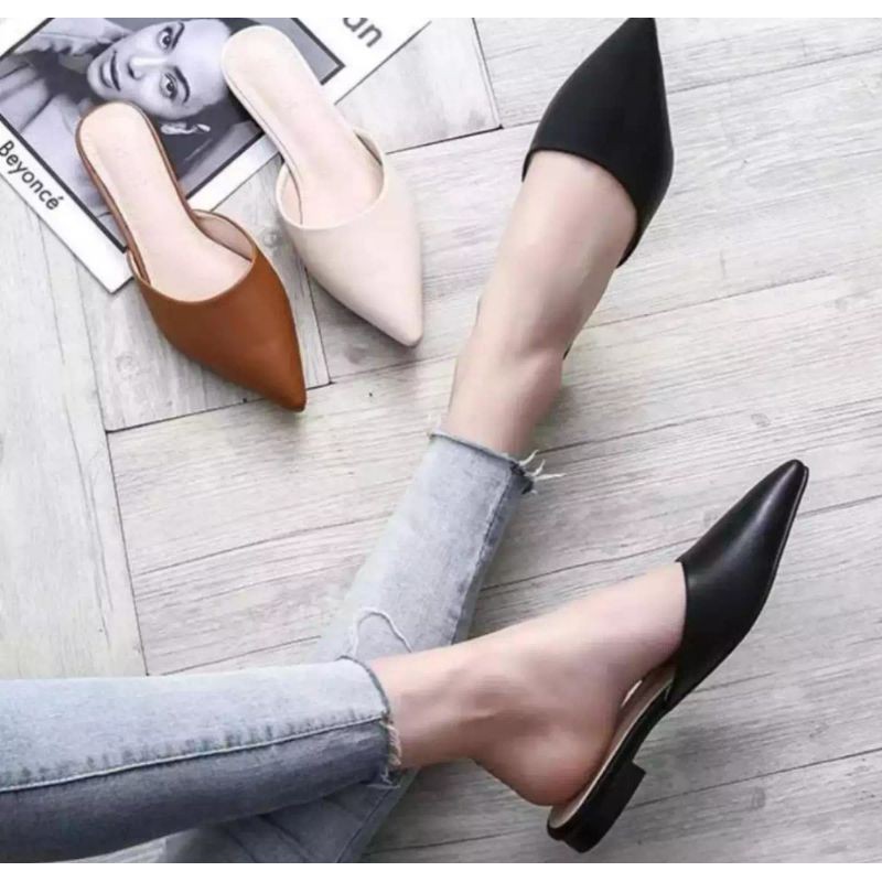 Sandal Flat Wanita Slopi