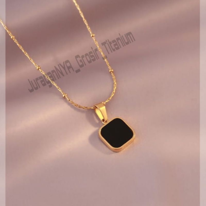 Kalung Titanium Elegant Kotak Hitam Nori Super Cantik Anti Karat Anti Luntur