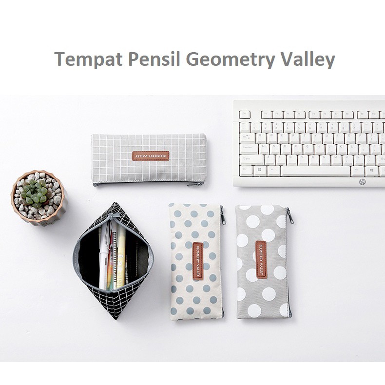 Tempat Pensil Pouch Beometry Valley dan Bonheur Constant Korean Style