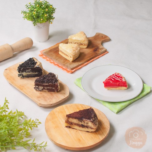 

³324 SOLOPRABU | Oleh Oleh Khas Solo - Makanan Oleh Oleh Solo - cake / bolu / kue