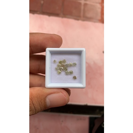 Berlian Eropa Fancy yellow