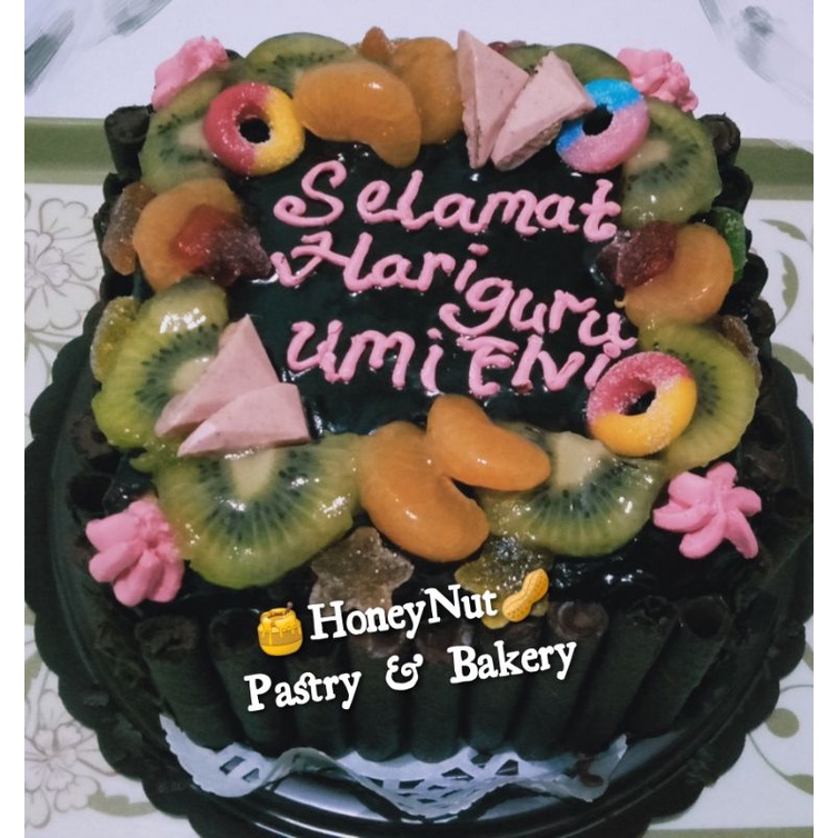 

FRUIT CHOCOLATE CAKE