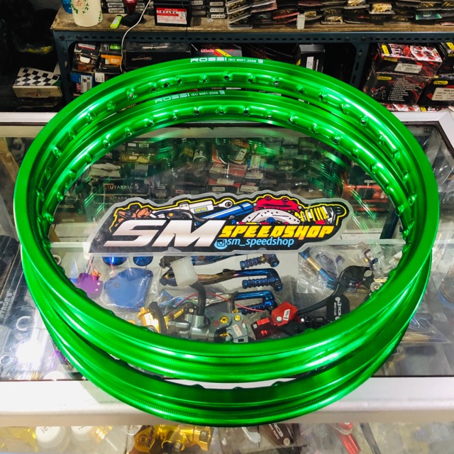 Velg v Rossi hijau