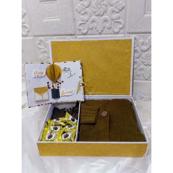 

HADIAH MEWAH MURAH CEWE/ HADIAH ULANG TAHUN CEWE/HADIAH WISUDA/ ANNIVERSARY / GIFT BOX