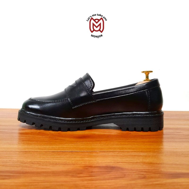 SEPATU PRIA FORMAL LOAFER KASUAL HITAM POLOS TERBARU