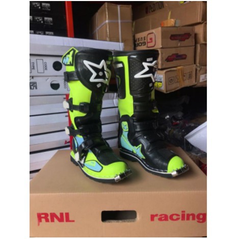 SEPATU CROSS LOKAL MERK RNL