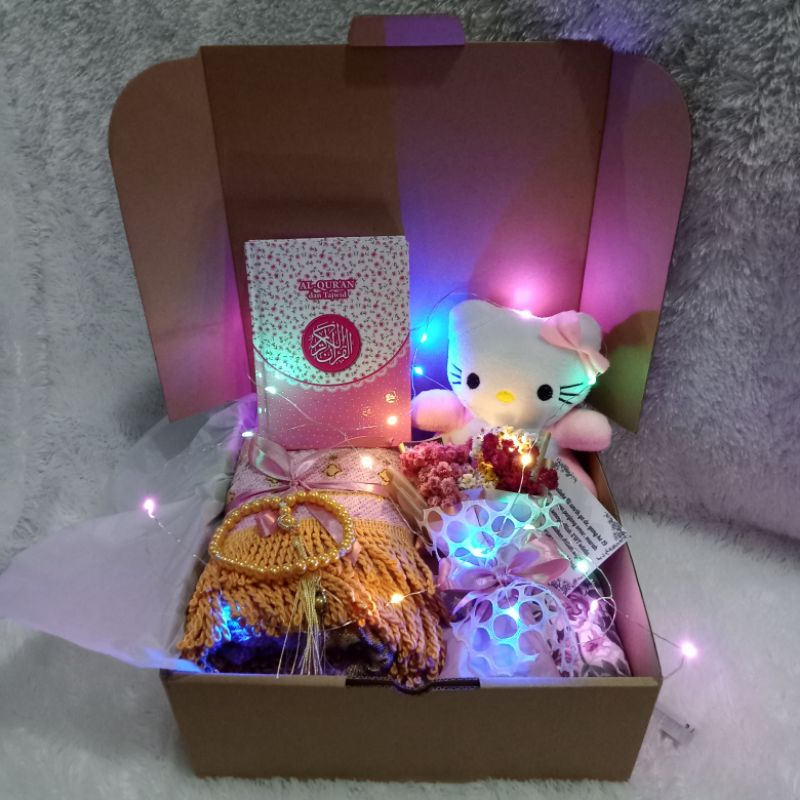 

hampers mukenah kado spesial