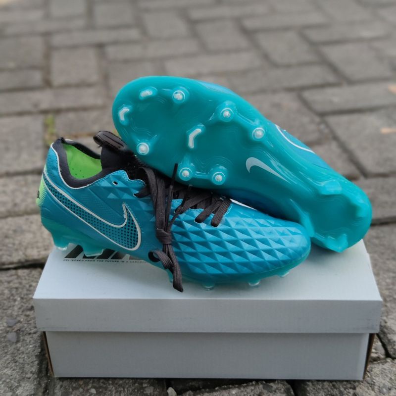 Sepatu Bola Nike Tiempo Legend 8 Elite .