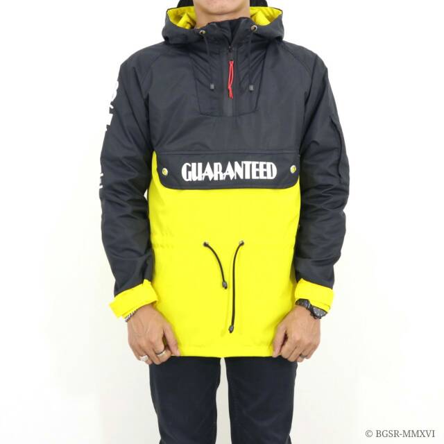 Jaket Pria Cagoule Hitam kuning
