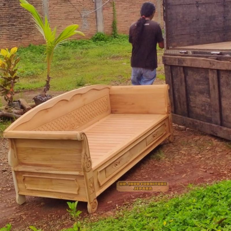 bale bale besar kursi tamu antik bahan kayu jati ukir