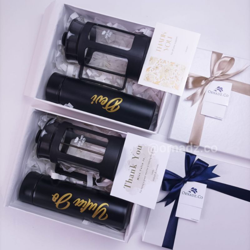 

Gift Box Premium Set Hadiah Kado Cinderamata Tanda Terimakasih Ulang tahun Wisuda Guru Sahabat Set Tumbler French Press Hampers Kantor Perusahaan Event