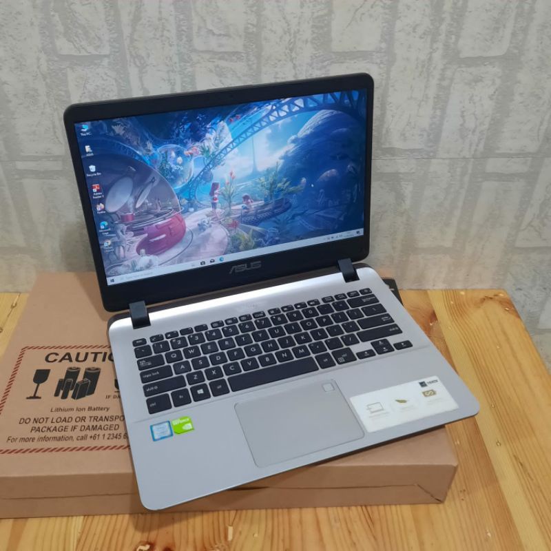 Laptop Gaming Asus Vivobook A407UF Cor i7-8550U Gen 8 ram 8GB SSD 256GB Nvdia Geforce MX130 2GB Mulus windows 10