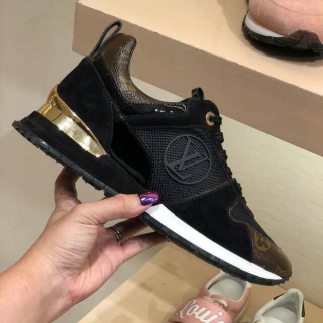 Sepatu Louis Vuitton Run Away Sneaker Black Monogram Premium | Shopee Indonesia