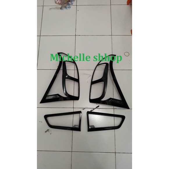 Garnish Belakang Avanza 2015 - 2017 Hitam