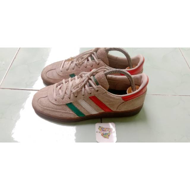 Adidas spezial st patrick beige