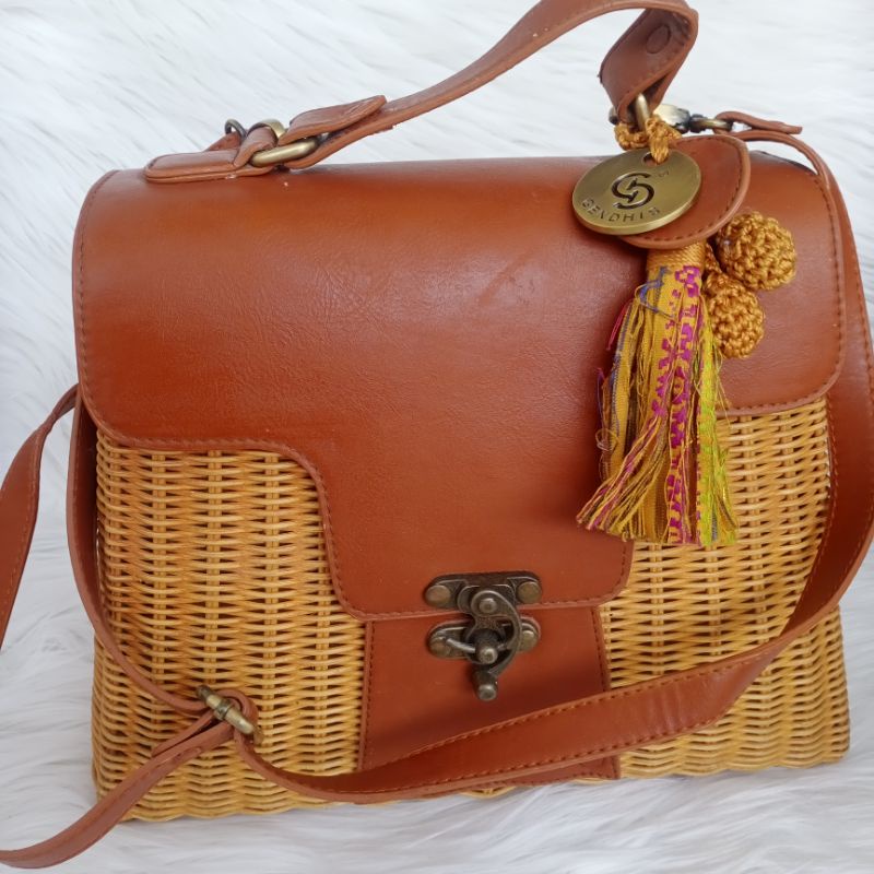 Tas gendhis ll tas gendhis preloved ll tas rotan ll gendhis jogja