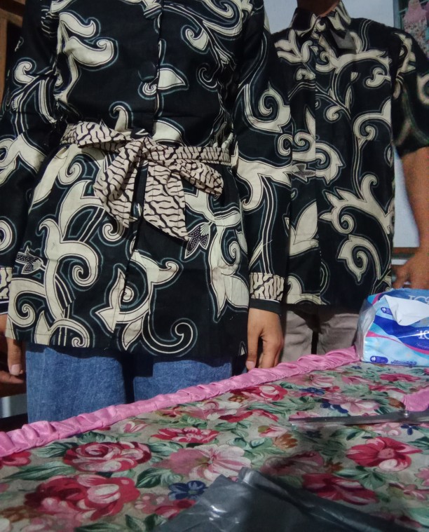 Maura Couple - Sania Ruffle Batik Couple Ori Ndoro Jowi Garansi Termurah Shopee - Batik Modern Solo