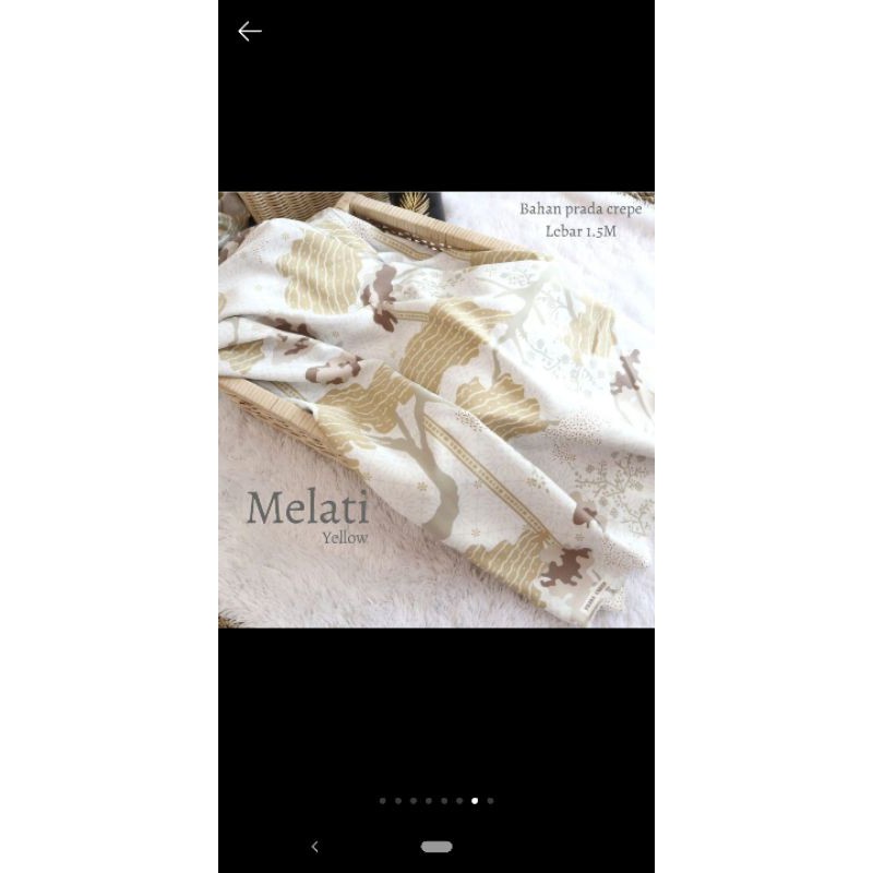 Melati blouse lookalike wearingklamby