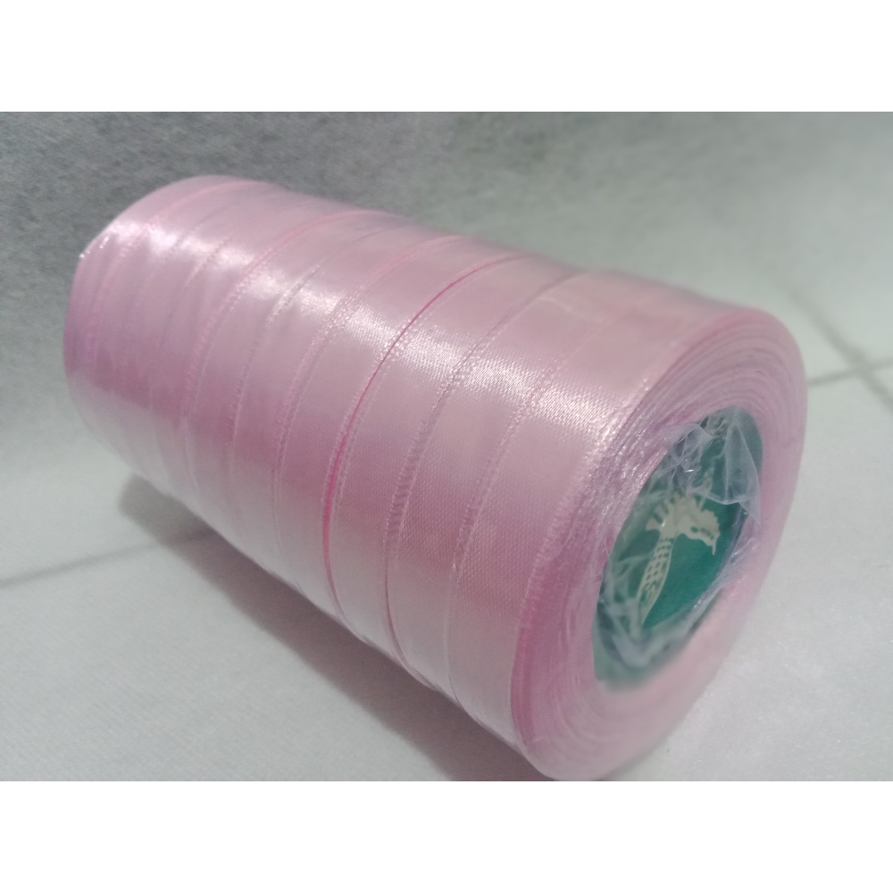 

Pita Satin Pink Baby Ukuran 1/2 inch / 1 cm Per Roll