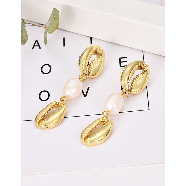 LRC Anting Tusuk Fashion Gold Alloy Pearl Shell Earrings F37539