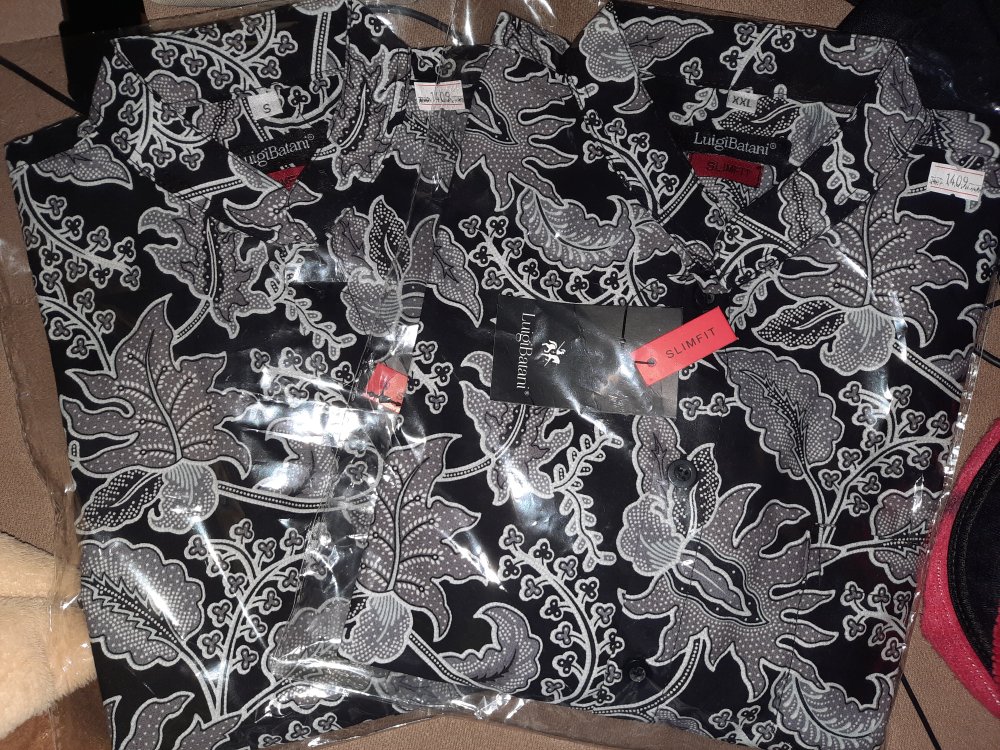 Kemeja Batik Slimfit Couple Ayah Anak Warna Dasar Hitam Motif Abu Silver