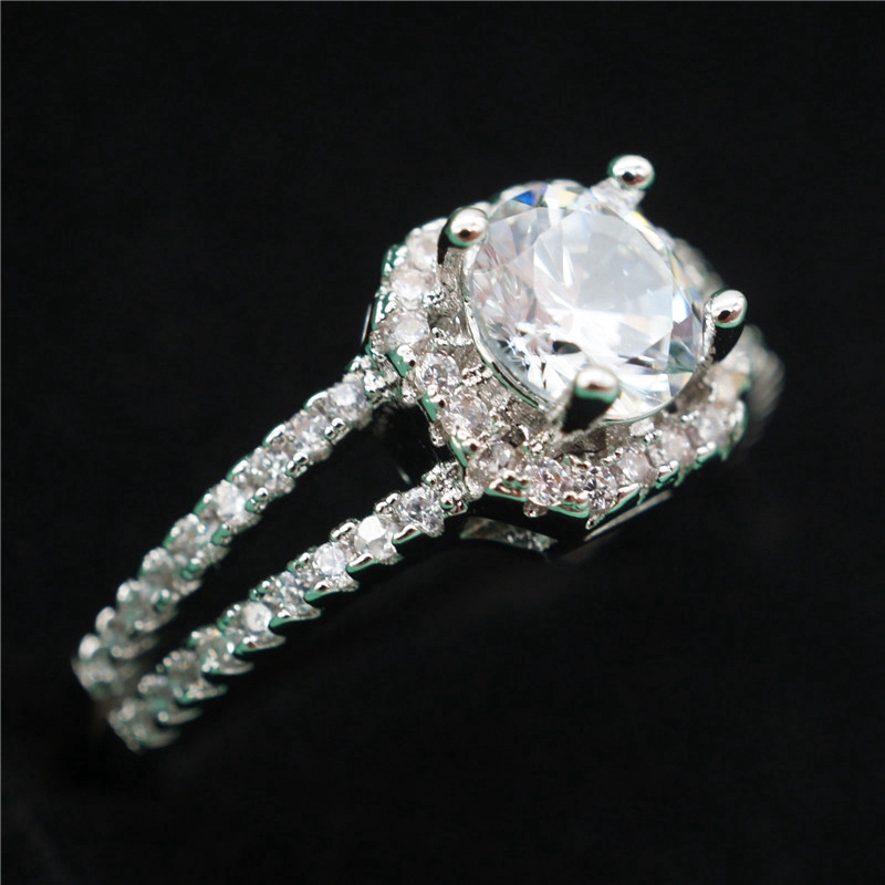 Cincin Perak Mewah Bertatahkan Berlian Perhiasan