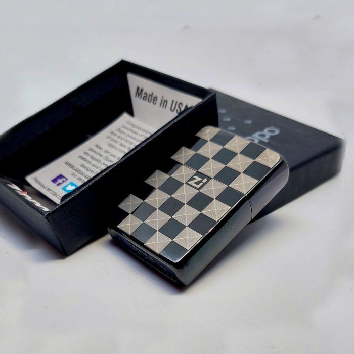 Korek Api Zippo Black Chessboard Grade Ori