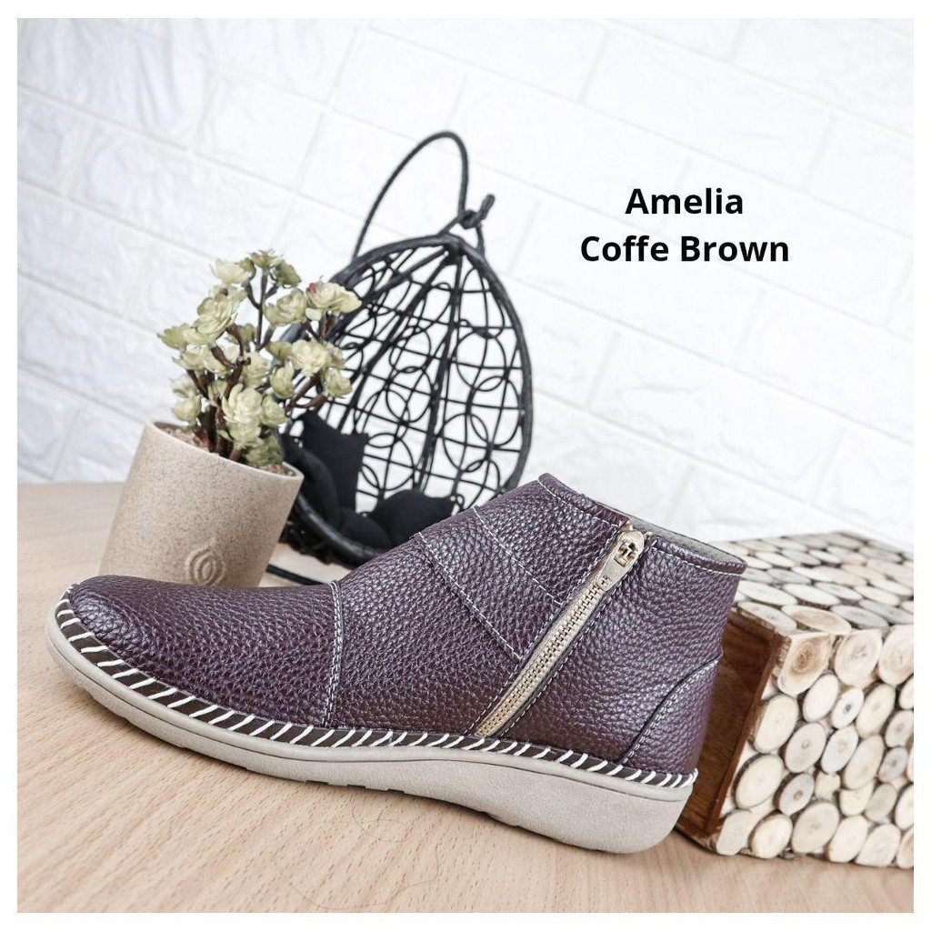 Sepatu boots Kerja Wanita Amelia etnikshoes