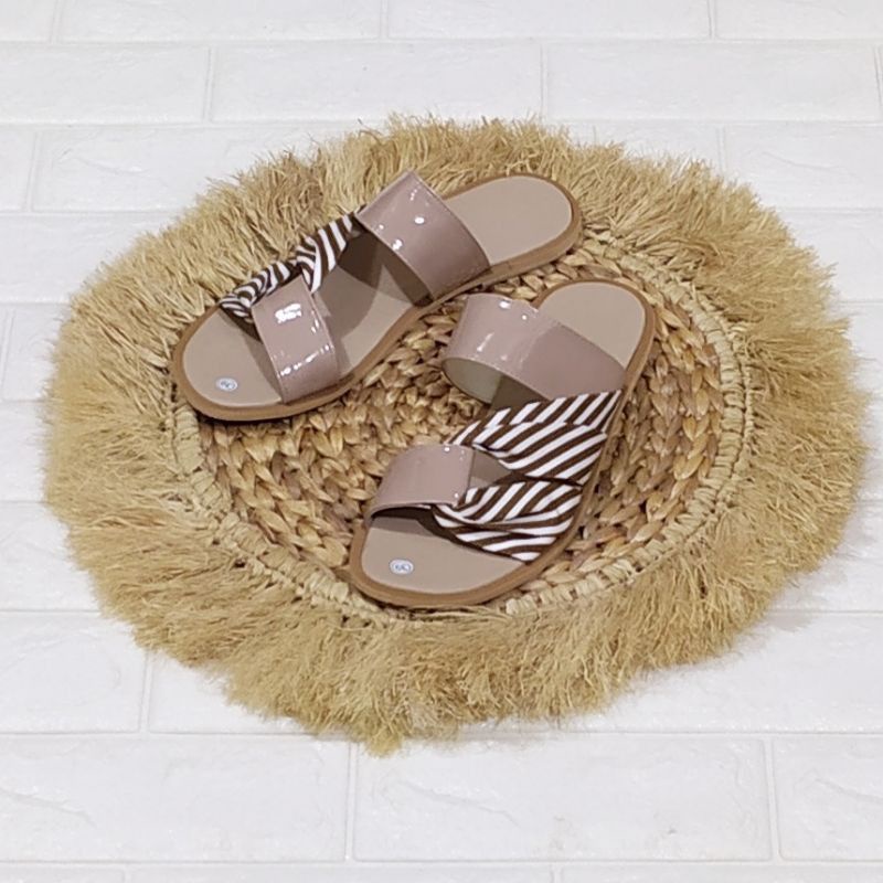 SANDAL FLATS SALUR KREM