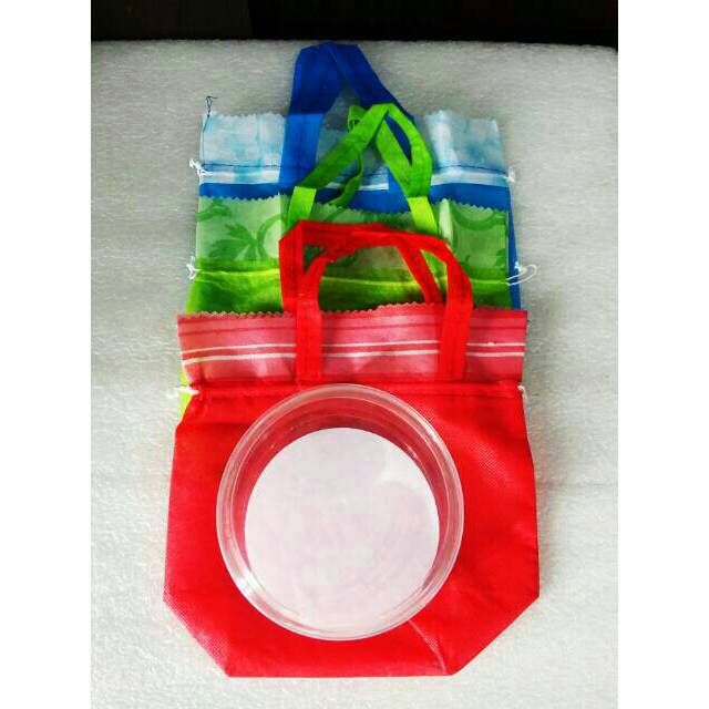 

Tas Hajatan Goodie Bag Serut Polos Mika Kue 250 dan 500 gram