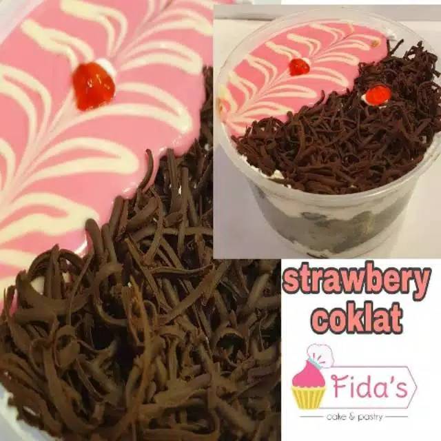 

Cake Lumer Cup Strawberry Coklat