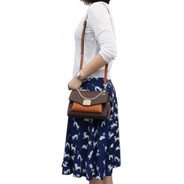 Tas Michael Kors Lita Medium Two Tone Logo Crossbody Bag 8904 Semi Premium