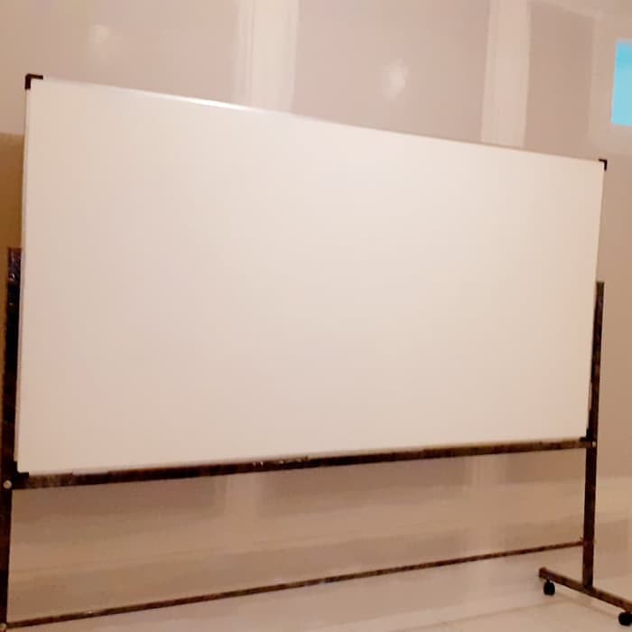 

Papan Tulis Standing Single Face Non Magnetik Ukuran 120 × 240 Cm