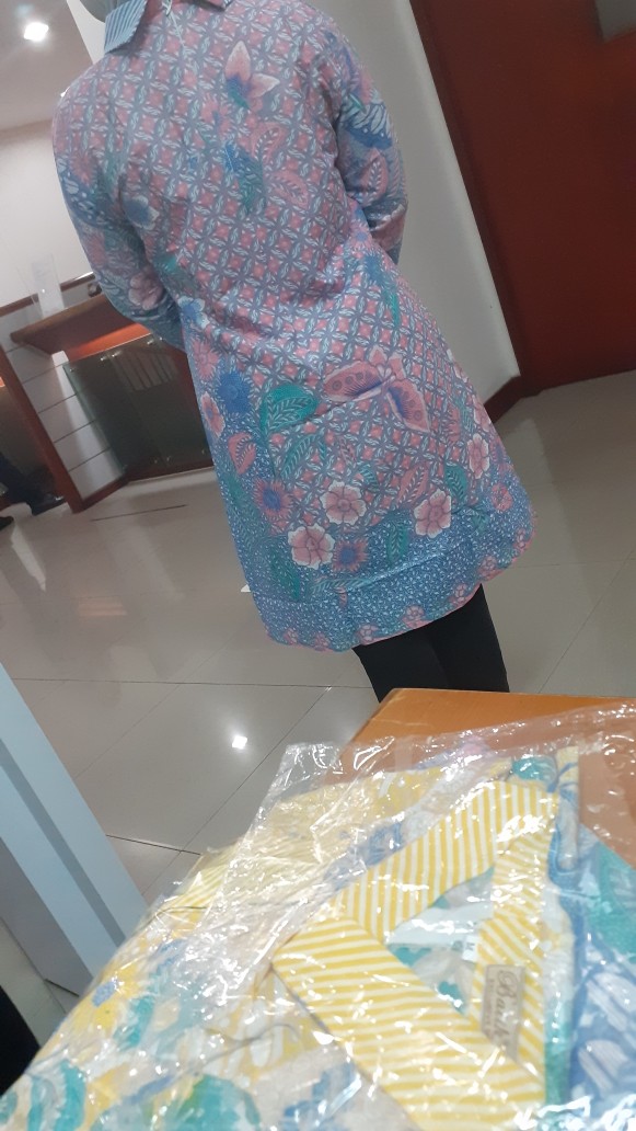 Terbaru Serut Genes Jelita Tunic Navbor Yelbor Whitbor Creambor Tunik Batik Modern Hrb030 Dolbi Dob