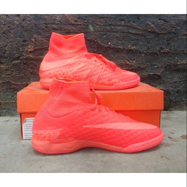 Sepatu futsal Nike hypervenom proximo ic red