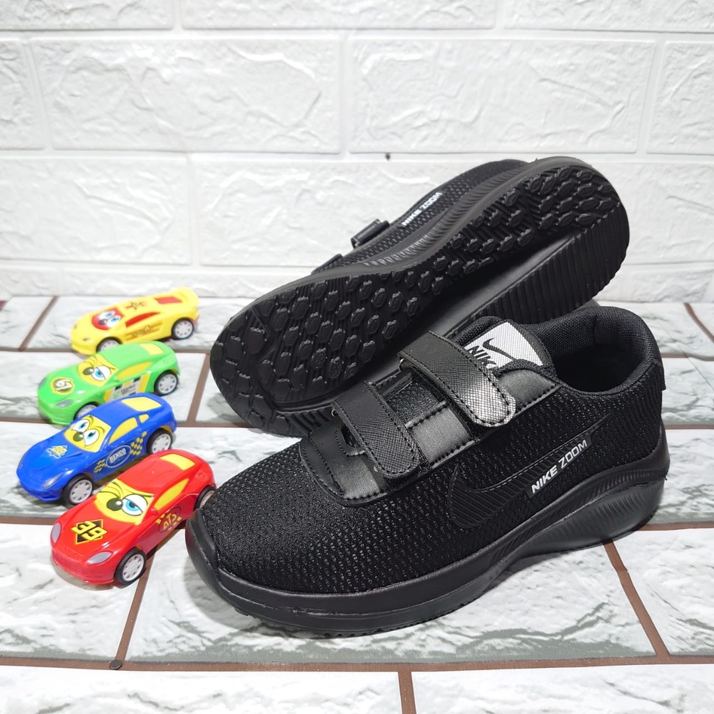 Sepatu Sneaker Sekolah Anak Anak Laki Laki Perempuan Kecil Tanggung Umur Usia TK SD SMP SMA Warna Hitam Rekat Velcro