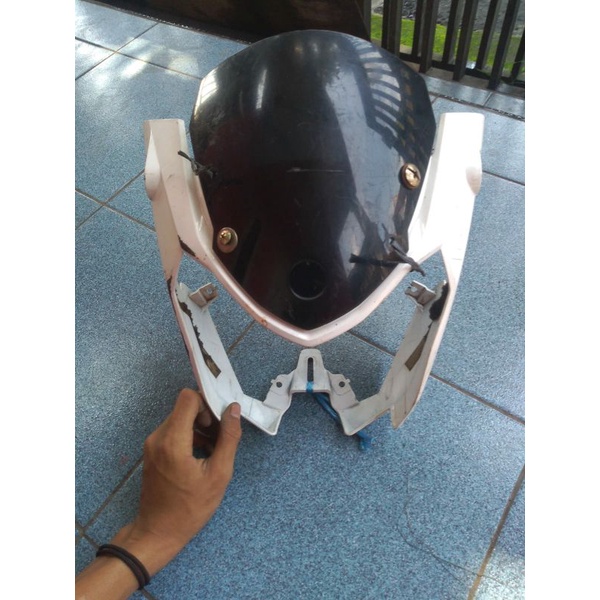 Cover Body Batok Kepala Lampu Depan Headlamp Depan Set Visor Yamaha Vixion New NVL 2013 - 2014 Origi