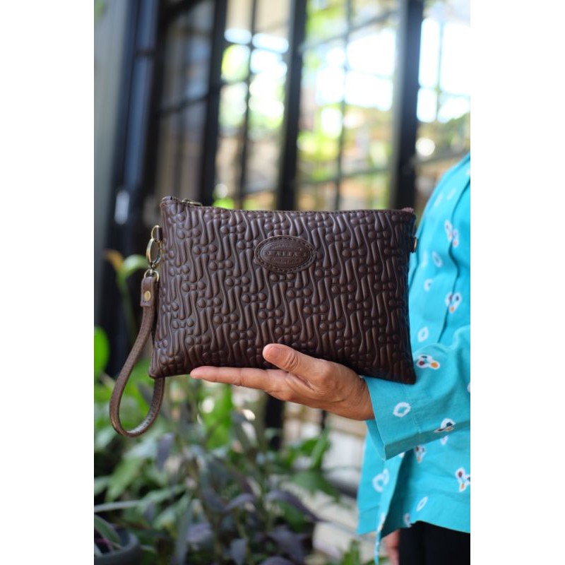 AIRA | Dompet Kulit Asli Simple Pouch Clutch Batik Nusantara Kekinian Souvenir Seminar Kit