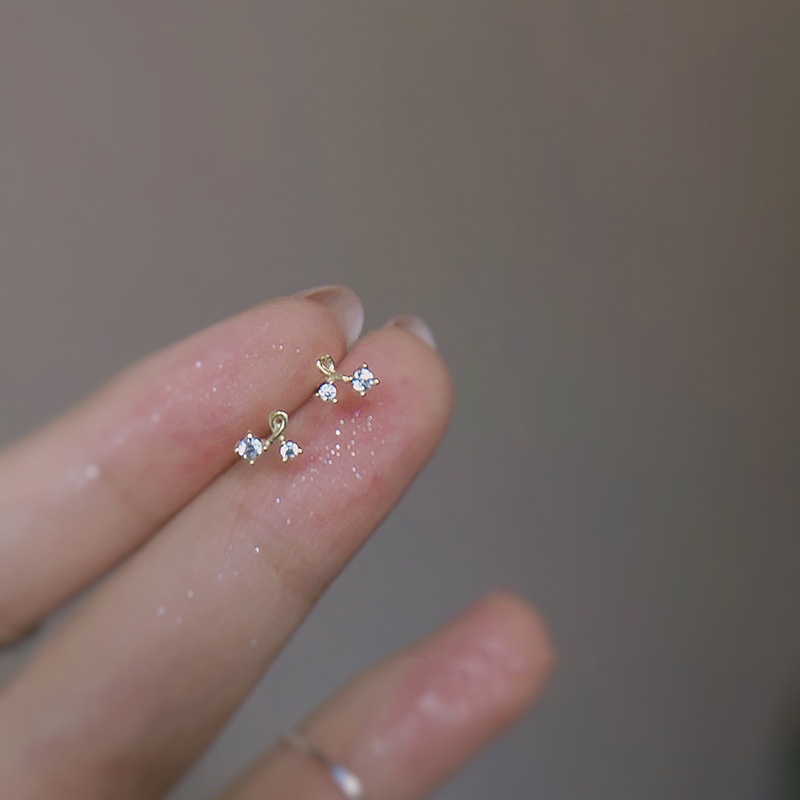 Anting Stud Desain Kupu-Kupu Mini Aksen Mutiara Kristal Zircon Gaya Vintage Korea Untuk Wanita