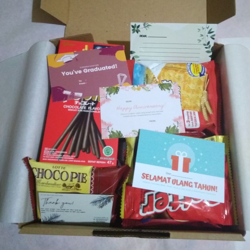 

Snack Box/Hampers Ulang Tahun Wisuda dan Anniversary