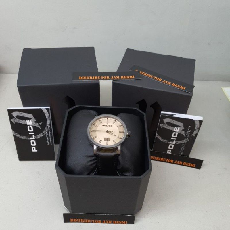 Jam Tangan Pria Police PL.15404JSU/01 Grey Dial Cream Black Leather Quartz