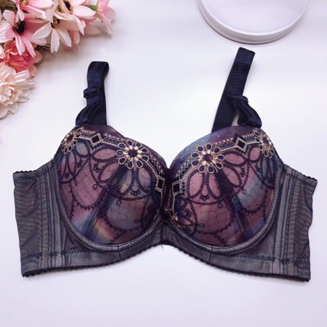 Bra (K-C10) size 32-34 Pakaian dalam wanita / berkawat busa Push up