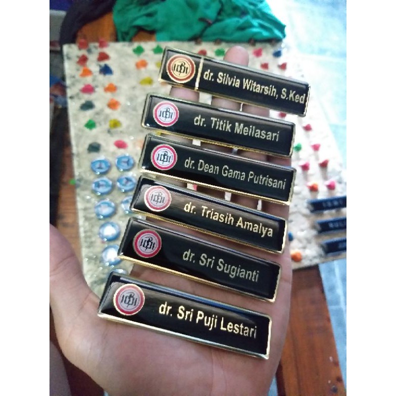 

Name Tag / Nama Dada peniti
