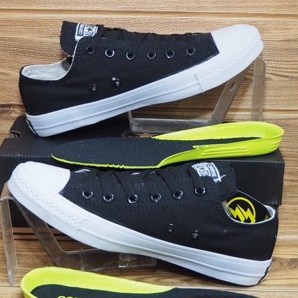 SEPATU CONVERSE ALL STAR CHUCK TAYLOR CT II LOW CLASSIC  CASUAL / SEKOLAH SIZE 37 38 39 40 41 42 43