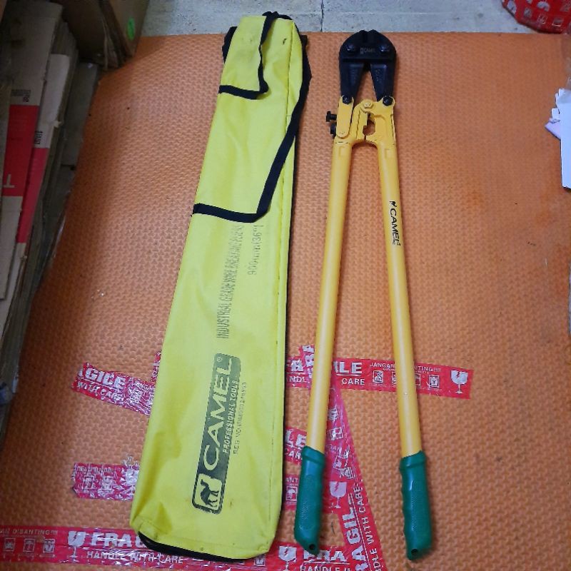 

Gunting besi behel / besi beton bolt cutter CAMEL ukuran 36" inch
