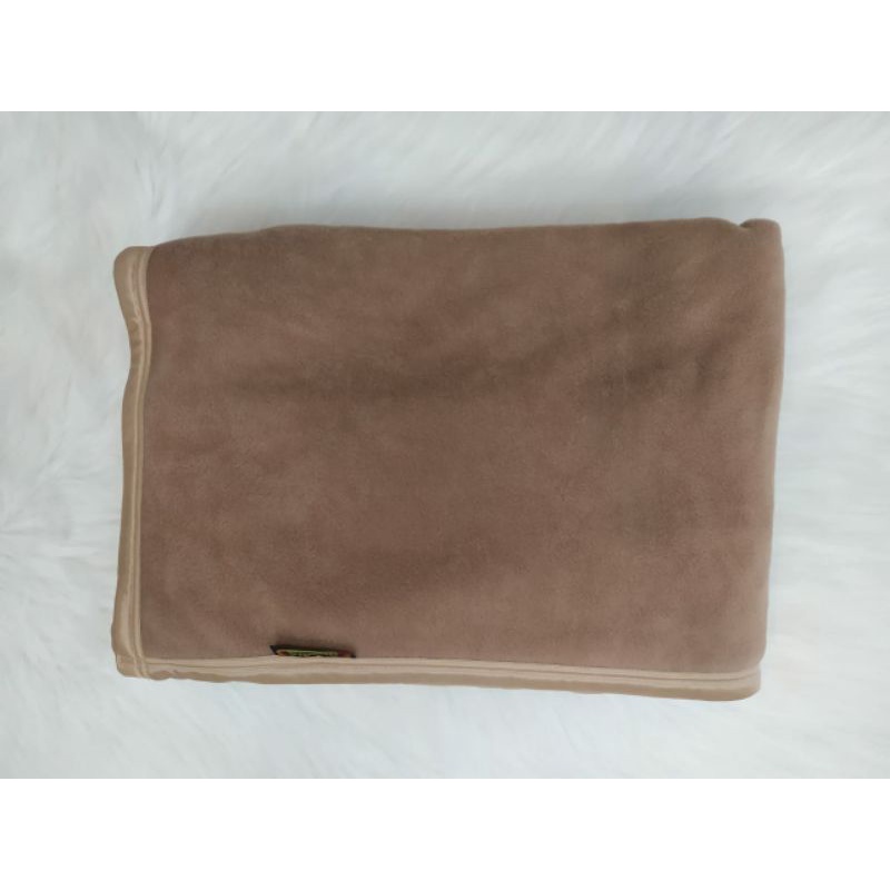 Selimut GLORIA coklat kardus hotel / motel / kost / asrama / homestay / guest house / oyo / red door