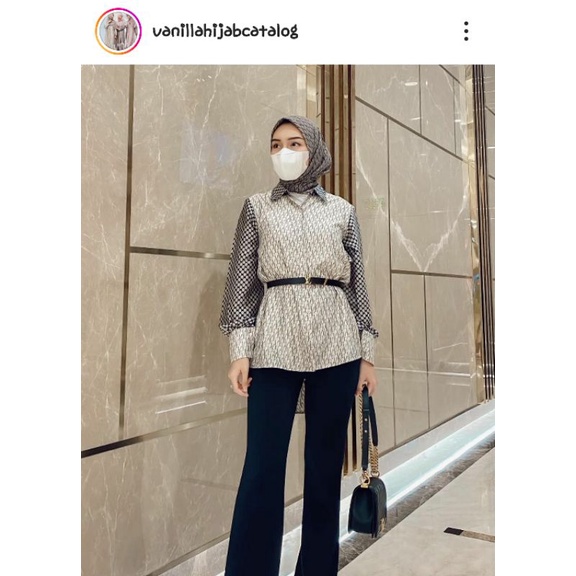 Mono Shirt Khaki L by Vanilla Hijab