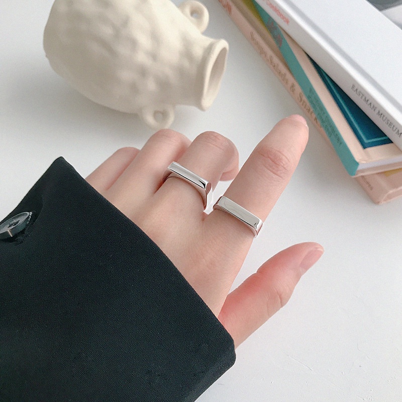 Cincin Model Terbuka Bentuk Persegi Geometris Warna Silver Gaya Korea Untuk Unisex